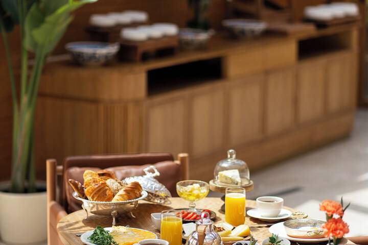 Breakfast/Coffee Service 59 of 64