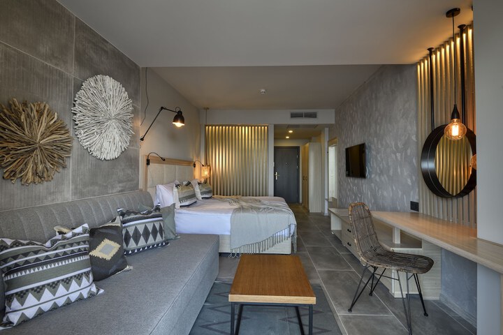 Room 15 of 70