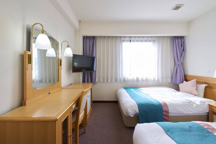 Room 53 of 74