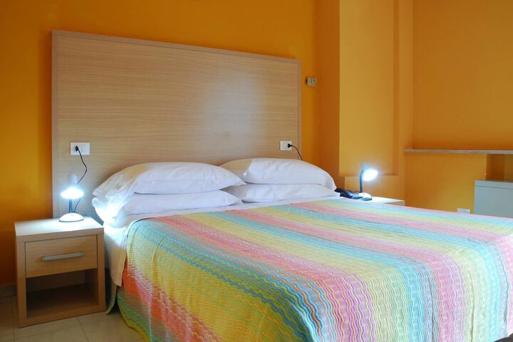 Room 28 of 43