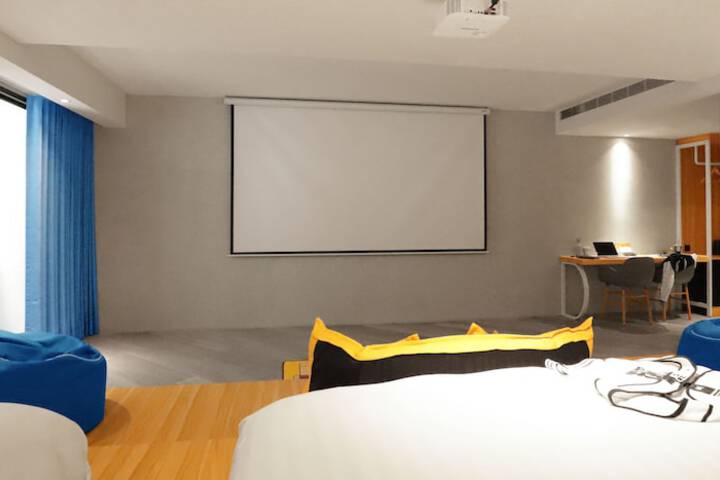 Room 81 of 135
