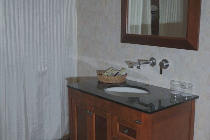 Room 30 of 50