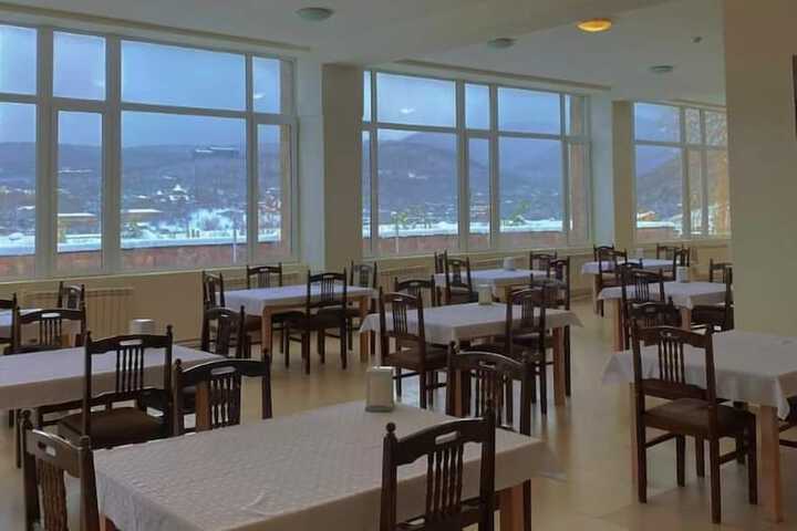 Dining 2 of 2