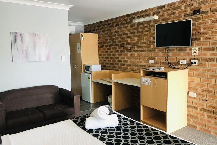 Room 115 of 152