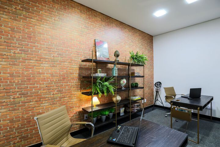 Business Center 83 of 98