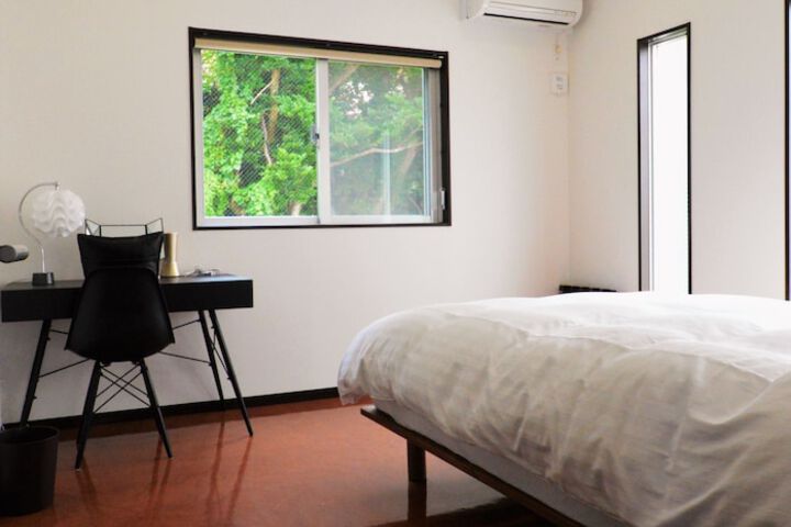 Room 3 of 37