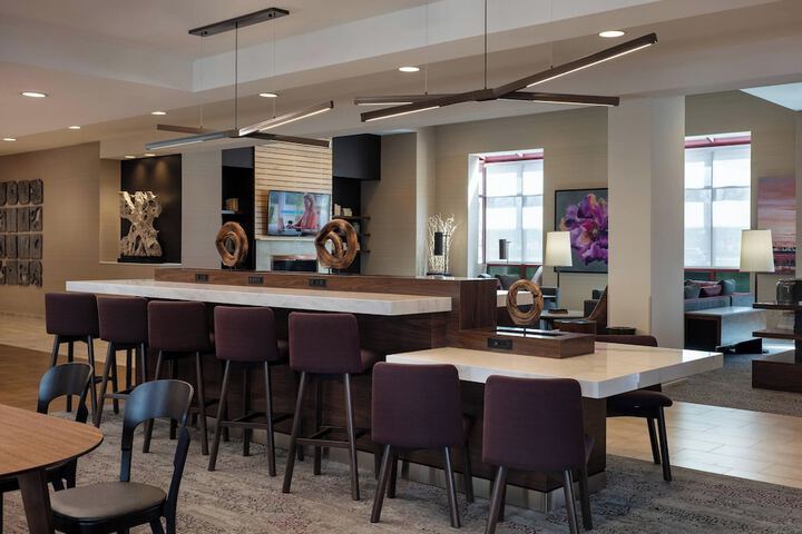 Lobby lounge