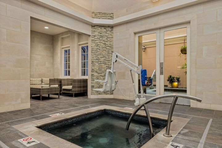 Indoor spa tub