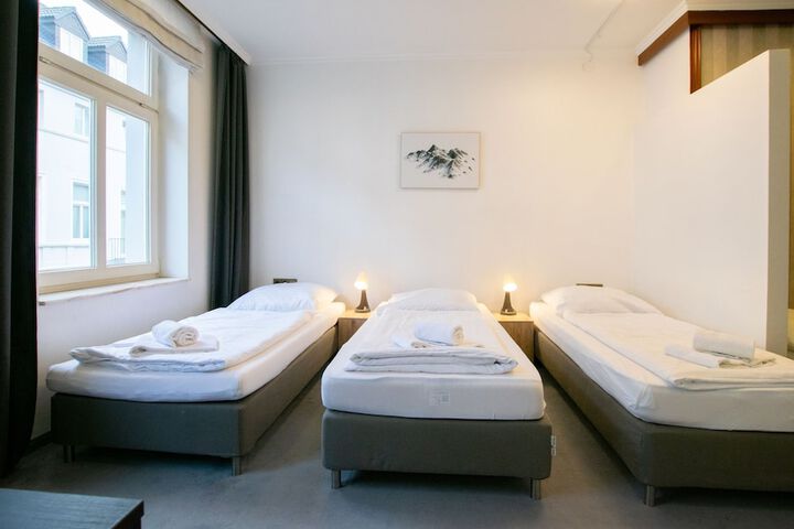 Room 27 of 72