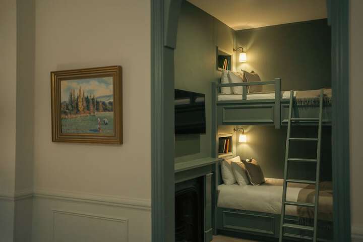 Room 10 of 123