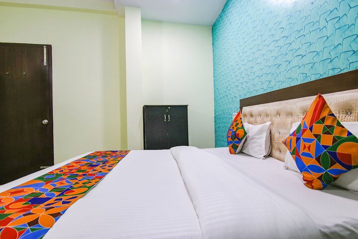 Room 15 of 27