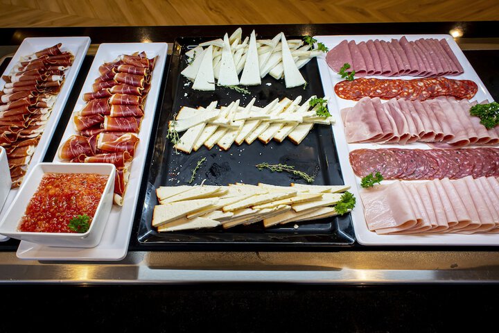 Dining 59 of 75