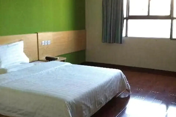 Room 2 of 9