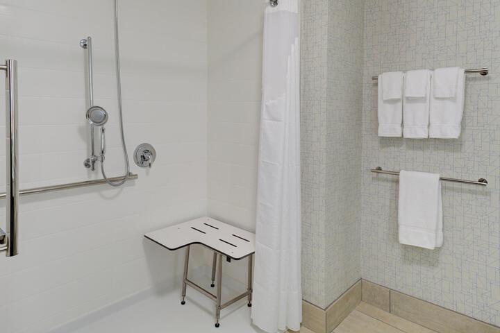 Standard Room, King or Two Doubles (3 of 3)