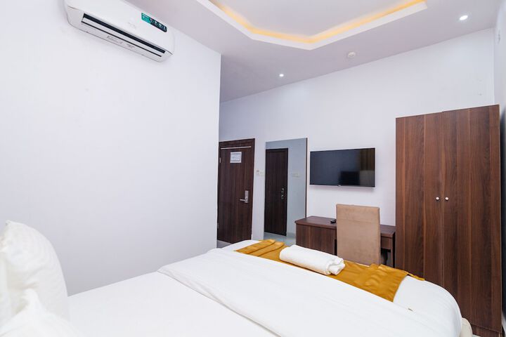 Room 9 of 52