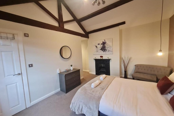 Room 2 of 17
