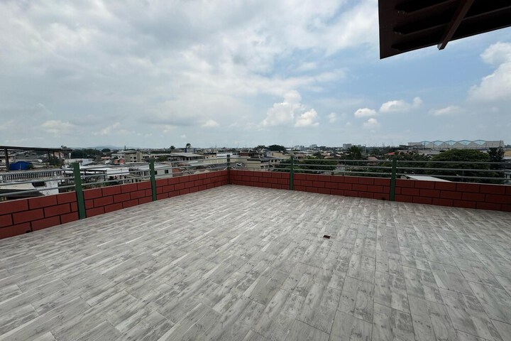 Sundeck 67 of 74
