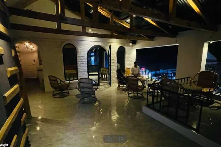 Dining 3 of 25