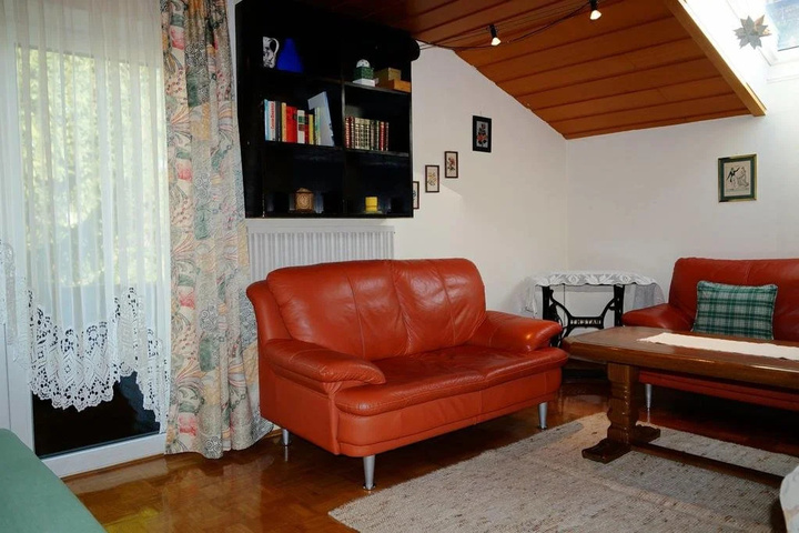 Room 9 of 17