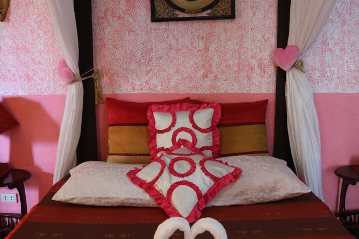 Room 13 of 63