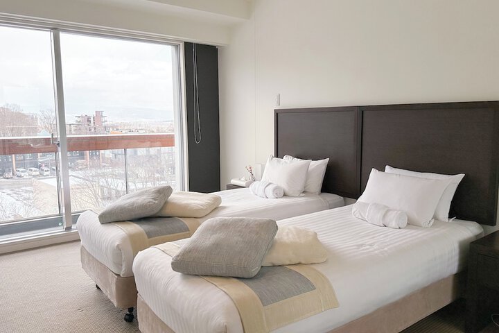 Room 32 of 237