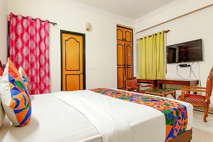 Room 12 of 30
