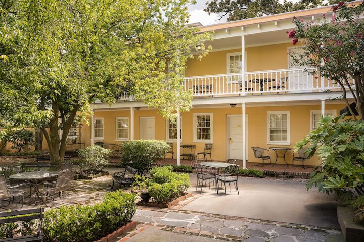 Hotel Exterior 31 of 31