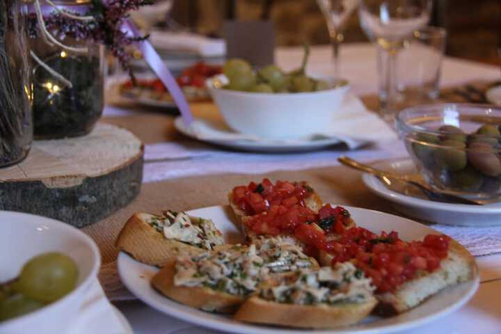 Dining 31 of 46