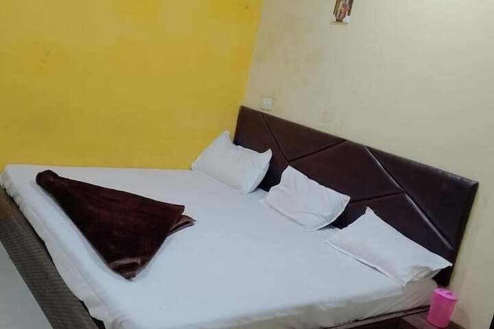 Room 12 of 24