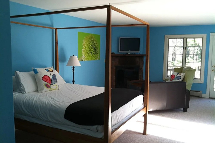 Room 5 of 17