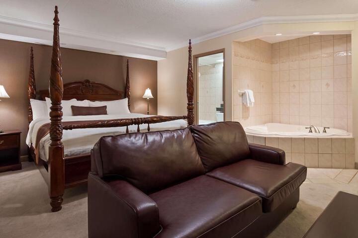 1 King Bed Refrigerator Sofa Bed High Speed Internet Accessible Coffee Maker, Hairdryer (42 of 65)