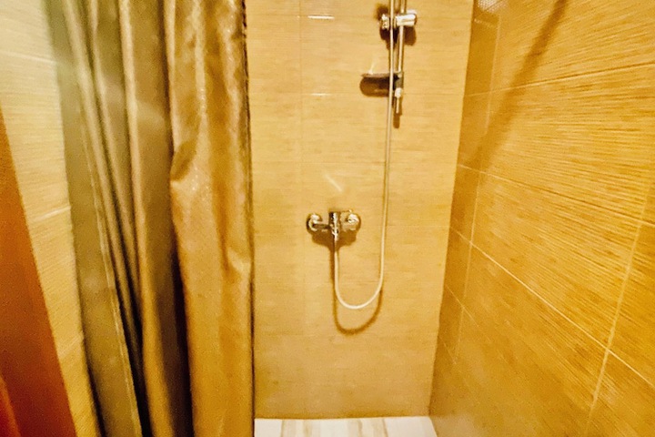 Room 114 of 146