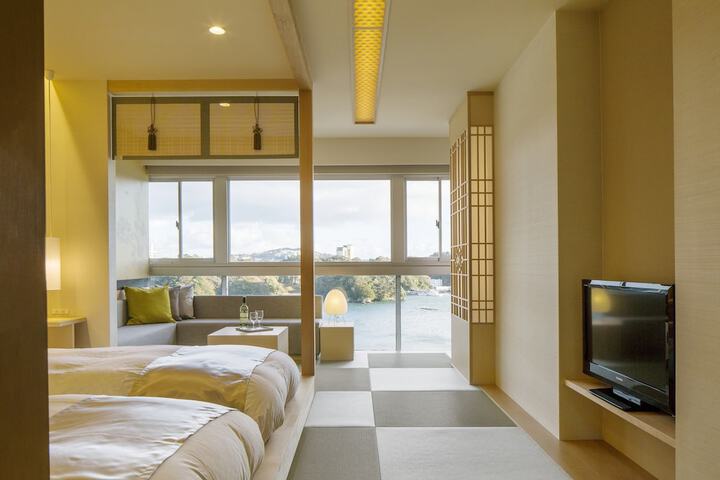 Room 8 of 45