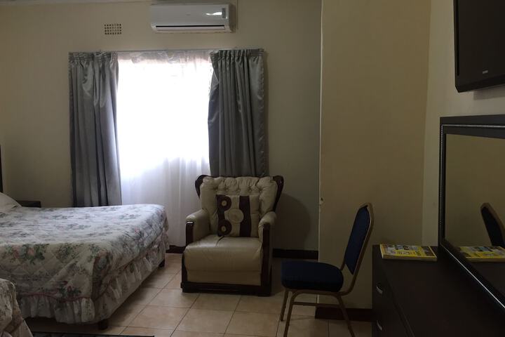 Room 6 of 15