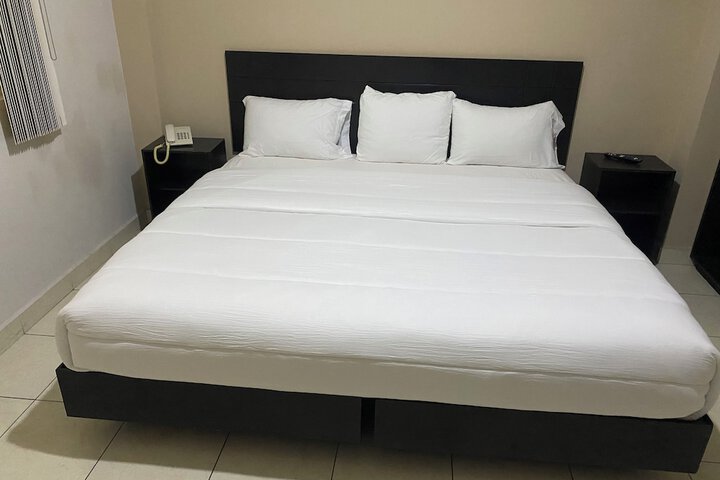 Room 5 of 17