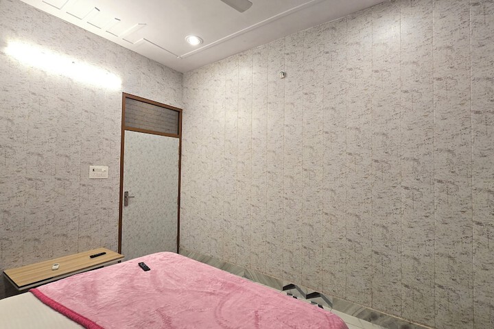 Room 12 of 75