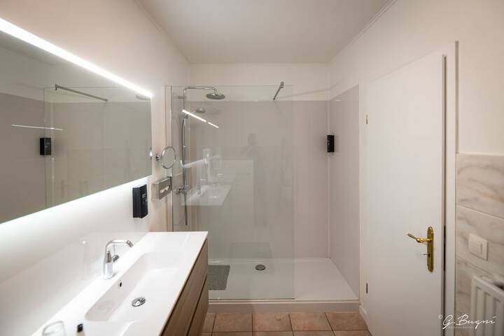 Room 16 of 25