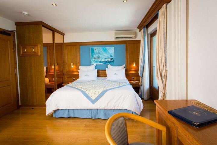 Room 2 of 46