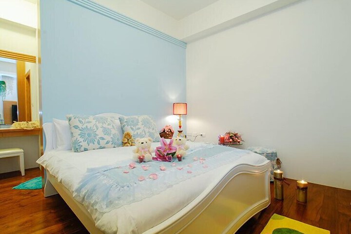 Room 10 of 27