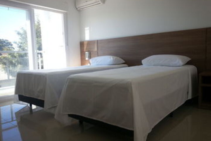 Room 9 of 18