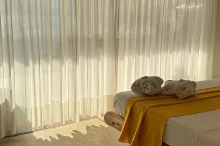 Room 6 of 73
