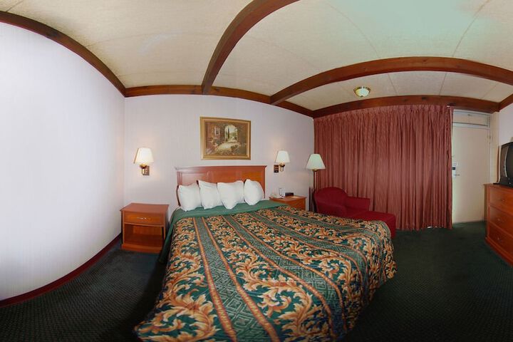 1 King Bed (6 of 6)