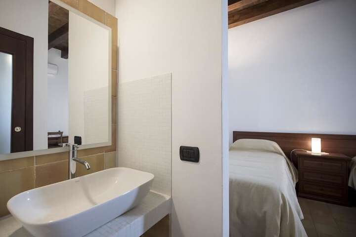 Room 11 of 26