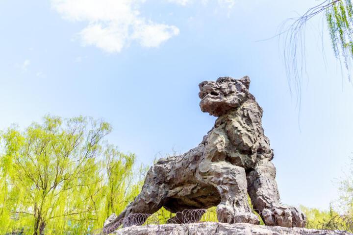 Huarong Building