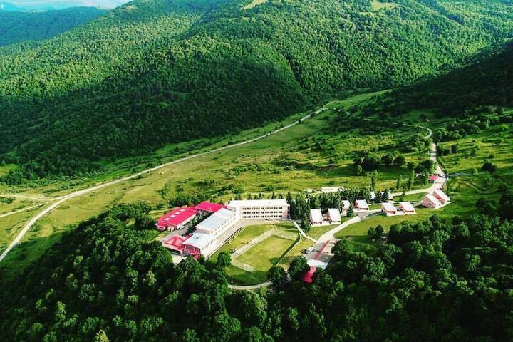 Ani Resort