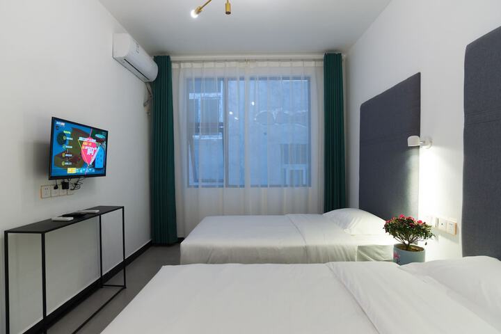 Room 5 of 41