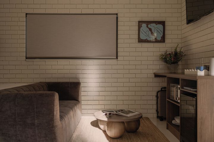 Room 7 of 18