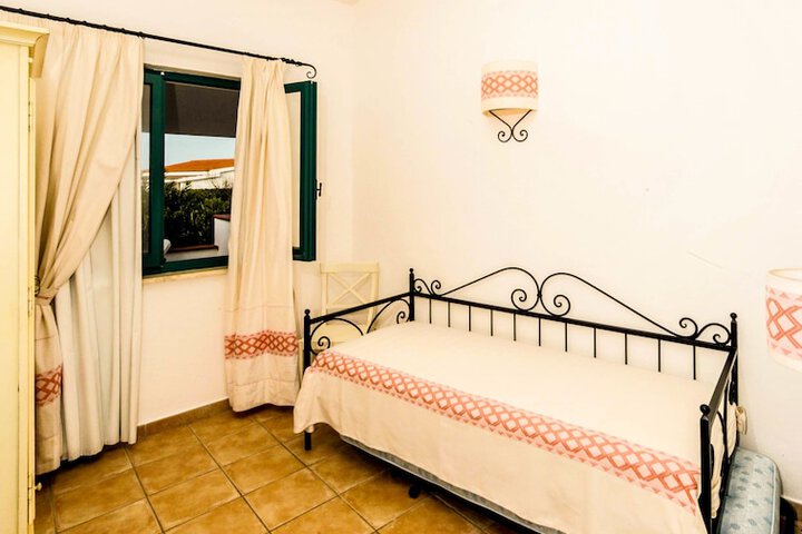 Room 3 of 64
