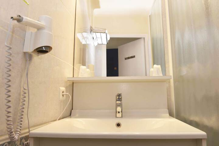 Room 47 of 113
