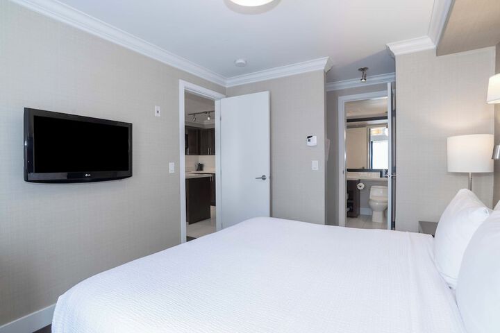 Room 16 of 36